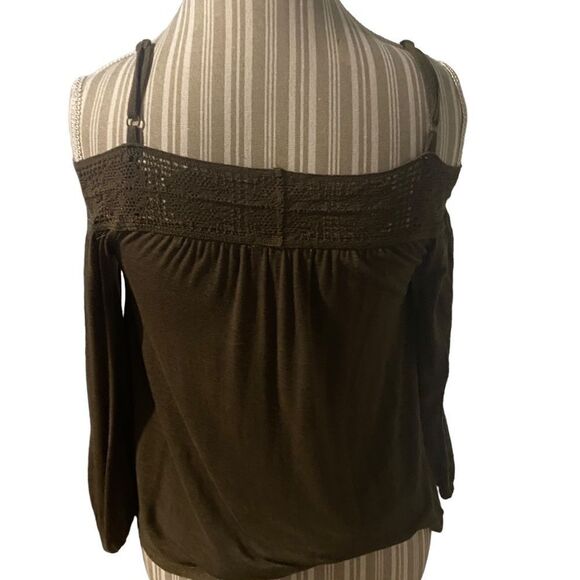 Aeropostale top excellent condition  size medium cute top great deal - Picture 2 of 2